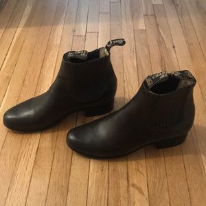 Chelsea boots Brand new size 9